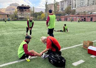 Futbolcuların ‚Mehmet dayı’sı 55 yıldır sporcu sağlığı için ter döküyor