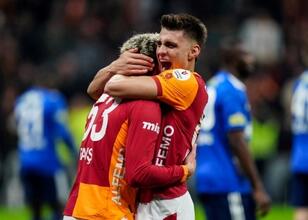 Galatasaray, zorlu periyotta yıkılmadı