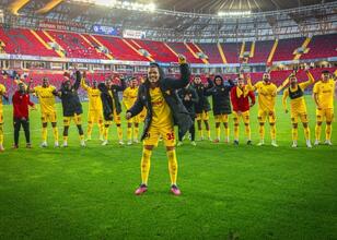 Göztepe Avrupa yolunda tam gaz