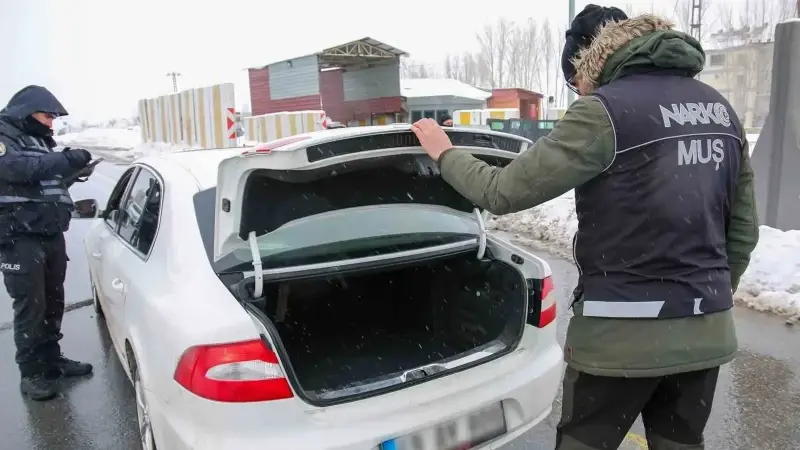 Muş’ta narkotik denetimleri: Uyuşturucu madde ele geçirildi