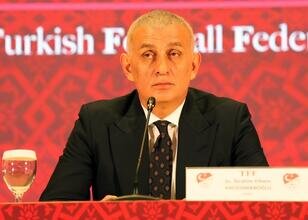 Hacıosmanoğlu, Galatasaray – Liverpool maçında tribünde